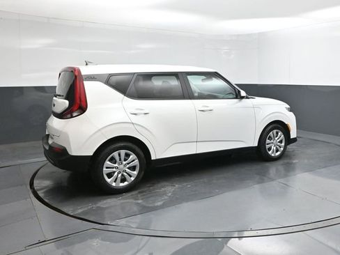 Used 2021 Kia Soul LX FWD image 14