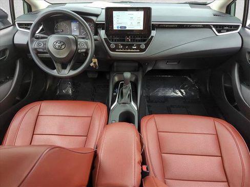 Used 2025 Toyota Corolla LE FWD image 17