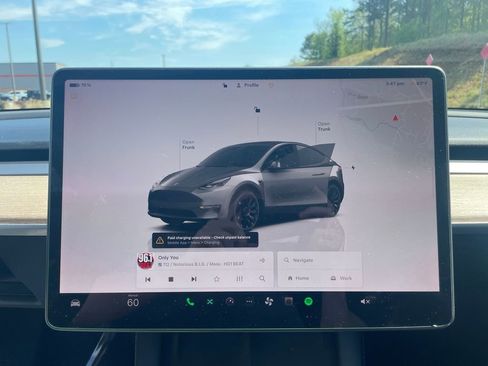 Used 2023 Tesla Model Y Performance AWD/4WD image 14