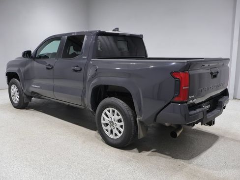 Used 2024 Toyota Tacoma SR5 AWD/4WD image 5
