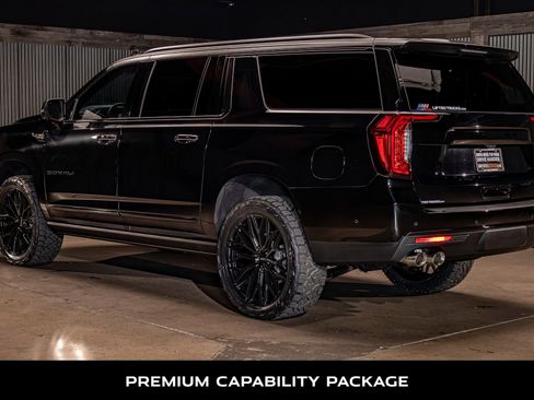 Used 2024 GMC Yukon XL Denali w/ Denali Reserve Package image 7