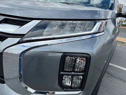 New 2025 Mitsubishi Outlander Sport SE image 4