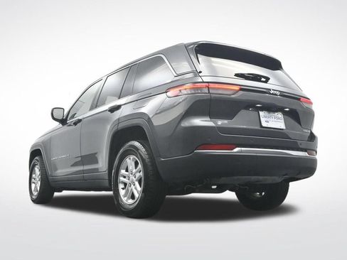 Used 2024 Jeep Grand Cherokee Laredo RWD image 37