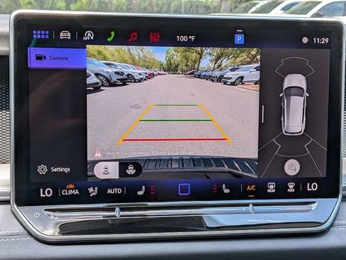 New 2026 Volkswagen Tiguan SE FWD image 18