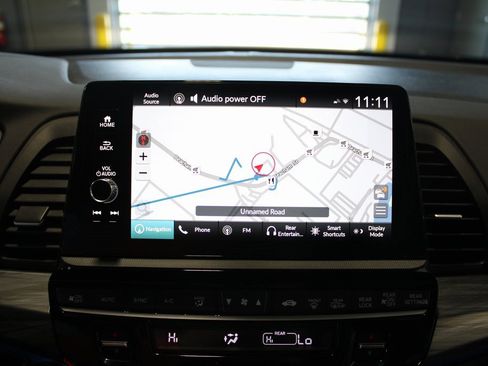 Used 2025 Honda Odyssey Elite image 31