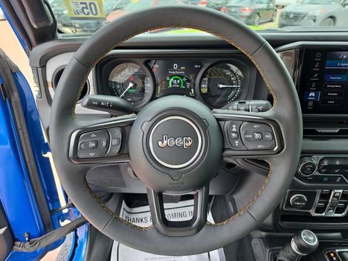 Used 2024 Jeep Wrangler Unlimited w/ Convenience Group AWD/4WD image 13