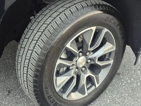 Used 2024 Chevrolet Silverado 1500 LT image 3