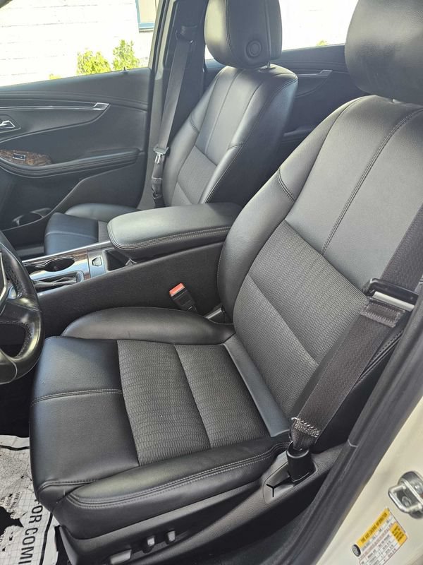 Used 2014 Chevrolet Impala LT w/ Convenience Package FWD image 16