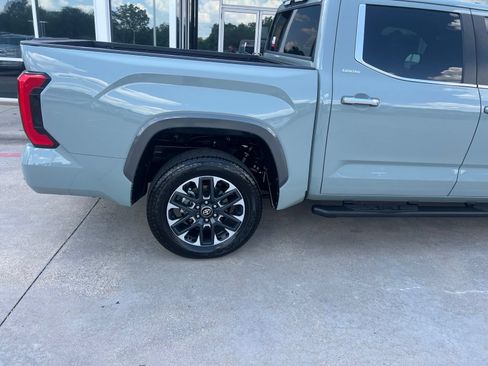 Used 2026 Toyota Tundra Limited AWD/4WD image 15