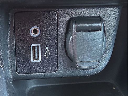 Used 2024 Nissan Versa S w/ S Plus Package image 24