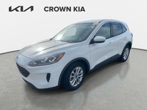 Used 2020 Ford Escape SE FWD image 1