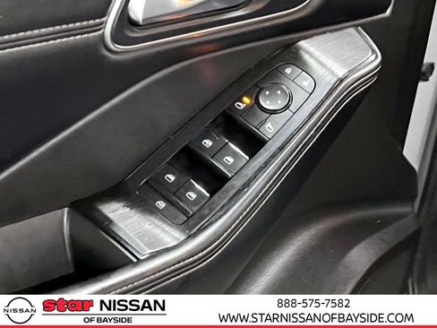 Used 2021 Nissan Rogue SV w/ Premium Package image 16