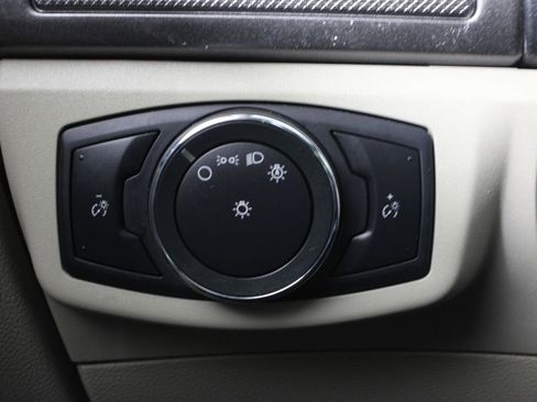 Used 2019 Ford Fusion SE image 20