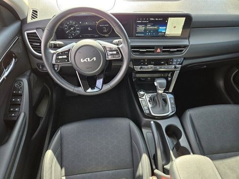 Certified 2024 Kia Seltos EX FWD image 13