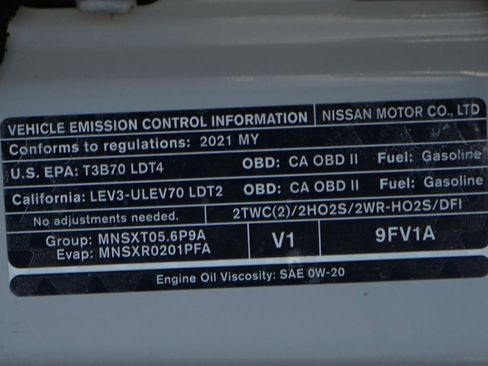Used 2021 Nissan Titan PRO-4X w/ Pro-4x Utility Package AWD/4WD image 13
