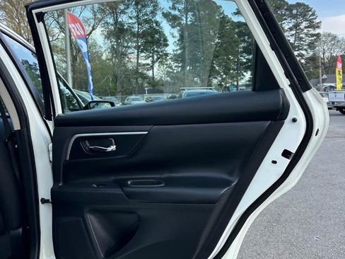 Used 2017 Nissan Altima 2.5 SR image 17