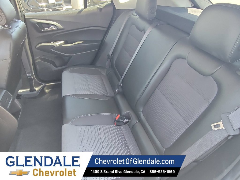 Used 2025 Chevrolet Trax LT FWD image 21