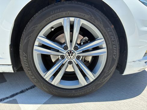 Used 2020 Volkswagen Jetta R-Line w/ R-Line Cold Weather Package FWD image 28