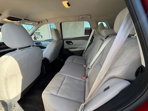 Used 2025 Nissan Rogue SV AWD/4WD image 28