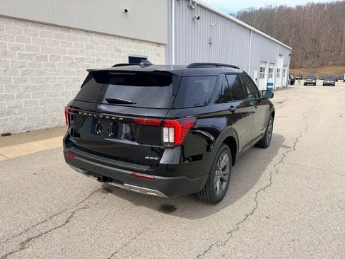 New 2026 Ford Explorer Active w/ Active Comfort Package image 8