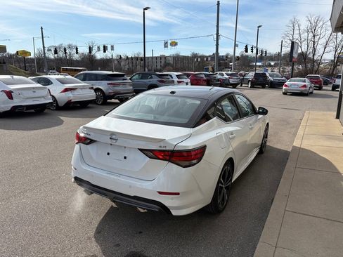 Used 2022 Nissan Sentra SR w/ Lighting Package image 6