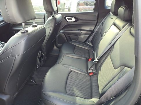 New 2026 Jeep Compass Latitude image 12