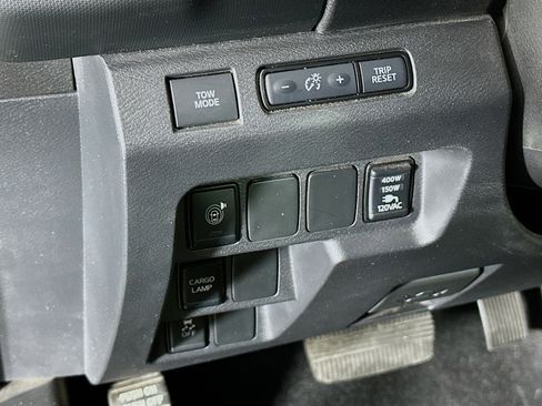 Used 2023 Nissan Frontier SV w/ SV Convenience Package image 17