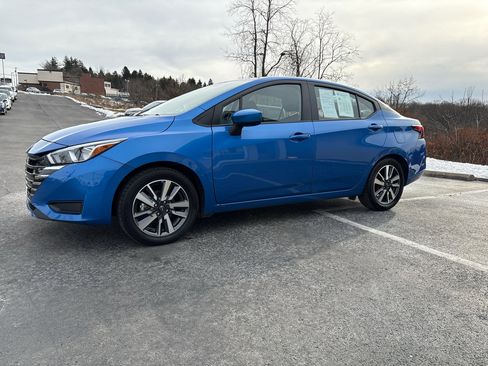 Used 2023 Nissan Versa SV image 29