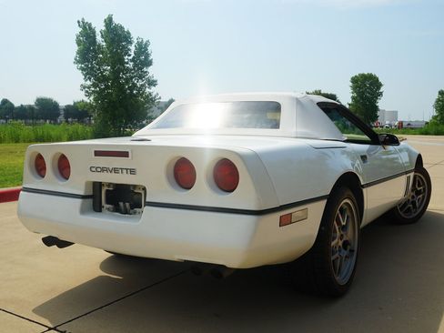 Used 1989 Chevrolet Corvette Convertible image 16
