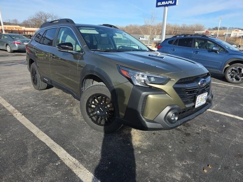 Used 2024 Subaru Outback Premium image 2