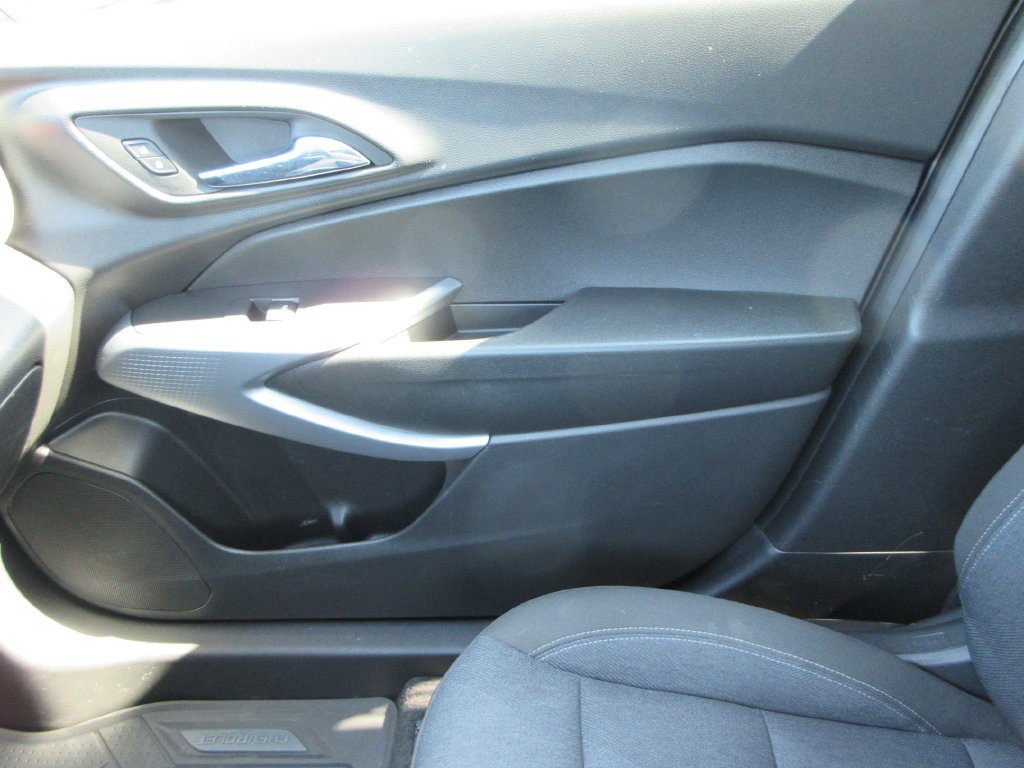 Certified 2024 Chevrolet Trax RS w/ Driver Confidence Package FWD image 32