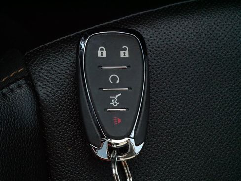 Used 2023 Chevrolet Equinox Premier image 33