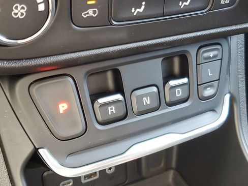 Used 2018 GMC Terrain SLE FWD image 31
