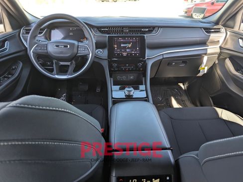 Used 2025 Jeep Grand Cherokee L Laredo RWD image 26
