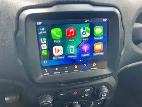 Used 2023 Jeep Renegade Latitude AWD/4WD image 13