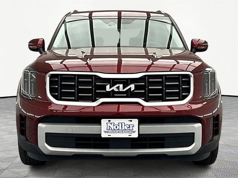 Used 2024 Kia Telluride S w/ S Sunroof Package image 3