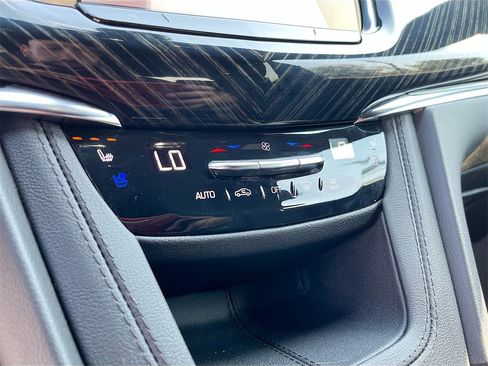 Used 2024 Cadillac XT6 Premium Luxury w/ Technology Package image 16