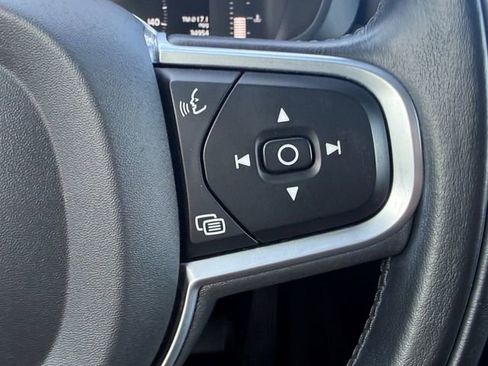 Used 2019 Volvo XC60 T6 Momentum w/ Premium Package AWD/4WD image 12