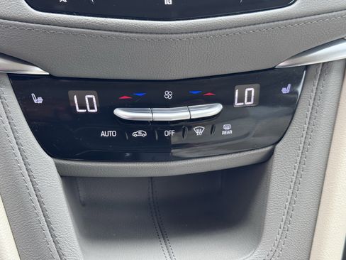 Used 2021 Cadillac XT5 Premium Luxury image 29