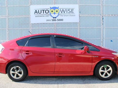 Used 2013 Toyota Prius Four FWD image 2