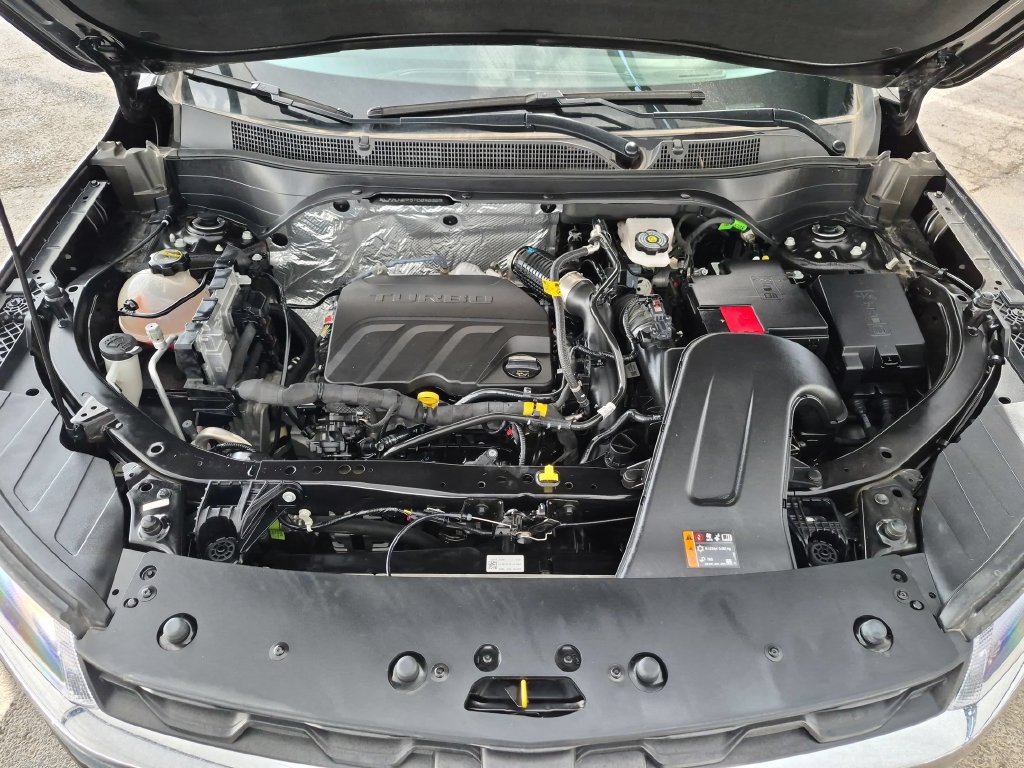Used 2026 Chevrolet Trax LT FWD image 32