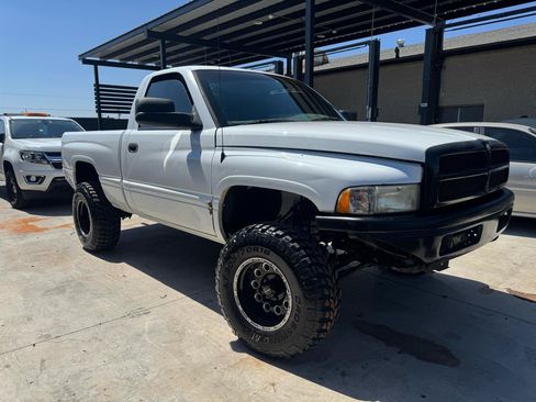 Used 1999 Dodge Ram 1500 Truck 4x4 Regular Cab image 2
