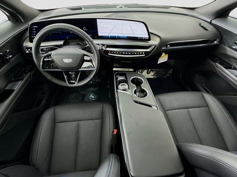 Used 2025 Cadillac Lyriq Luxury RWD image 25