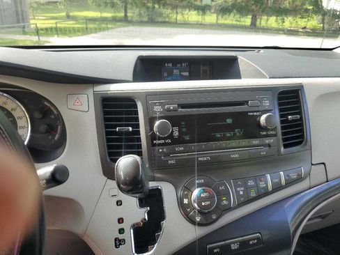 Used 2011 Toyota Sienna SE w/ Preferred Pkg FWD image 51
