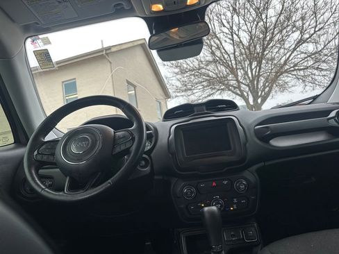 Used 2020 Jeep Renegade Altitude image 11