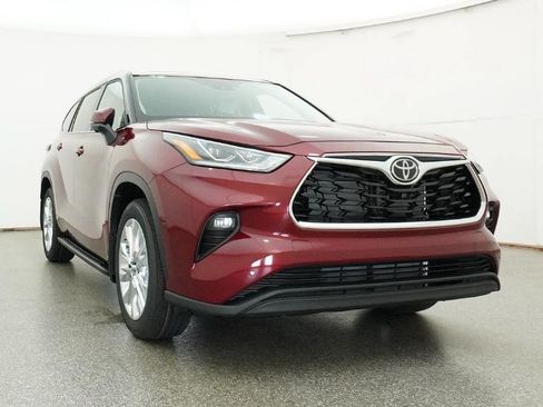 New 2026 Toyota Highlander Limited AWD/4WD image 48