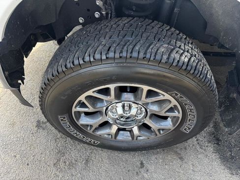 Used 2022 Ford F250 Lariat w/ Lariat Value Package image 2