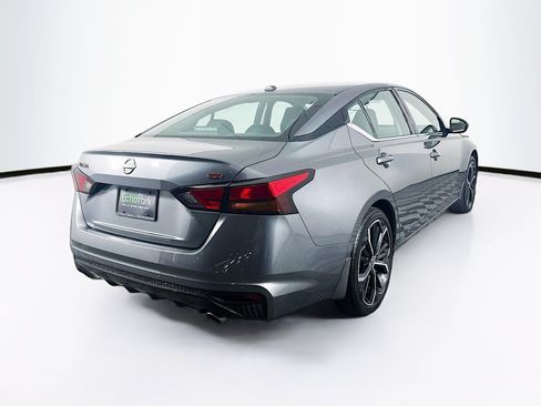 Used 2024 Nissan Altima 2.5 SR FWD image 9