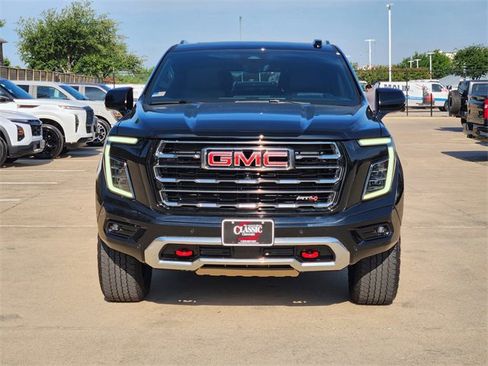 Used 2025 GMC Yukon AT4 w/ AT4 Premium Plus Package AWD/4WD image 10