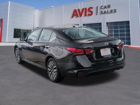 Used 2025 Nissan Altima 2.5 SV FWD image 9